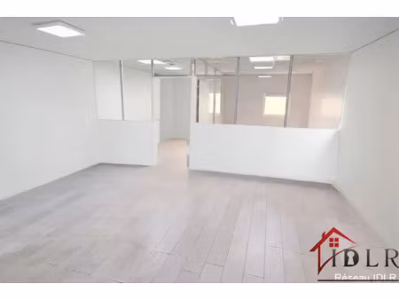 location locaux professionnels 220 m² à la farlède (83210)  3 400 €