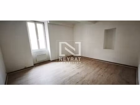 t2 bis -8 place de la poste - givry