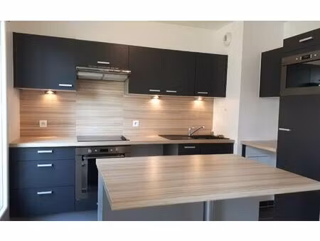 location appartement  46.7 m² t-2 à massy  950 €