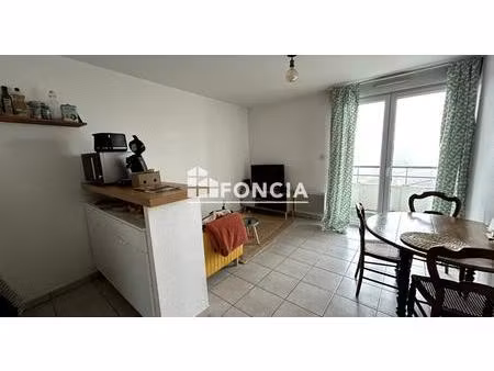 metro saint agne t1 bis avec balcon et parking