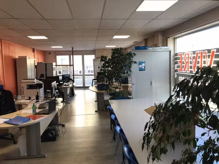 location commerce 151 m² à saint-gaultier (36800)