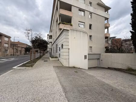 location garage 12 m² à aubagne (13400)