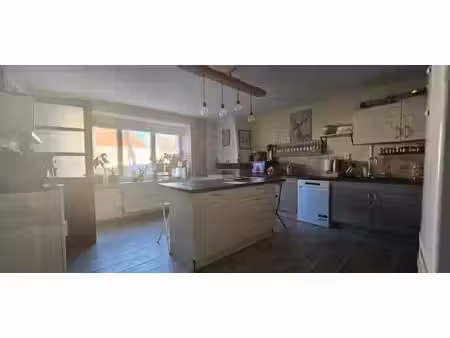 maison en pierre 146m² rénovée situé à frasne-le-château