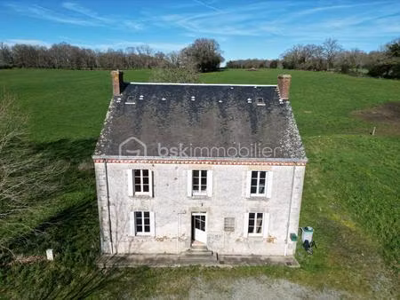 maison de 201 80 m² à magnac-laval