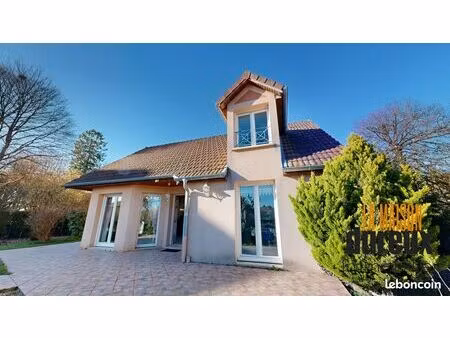 propriété 4 pièces 100 m²