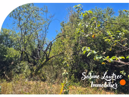 terrains constructibles dans village agréable – 825 m²  1 389 m² ou 2 214 m²