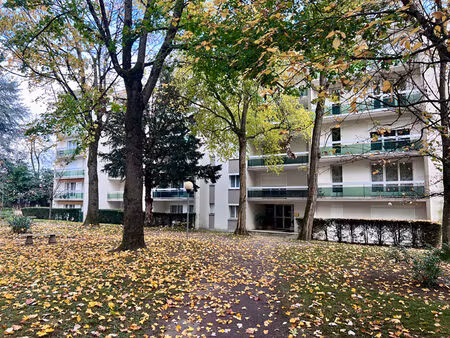 en résidence sécurisée t3 avec ascenseur - loggia - parking