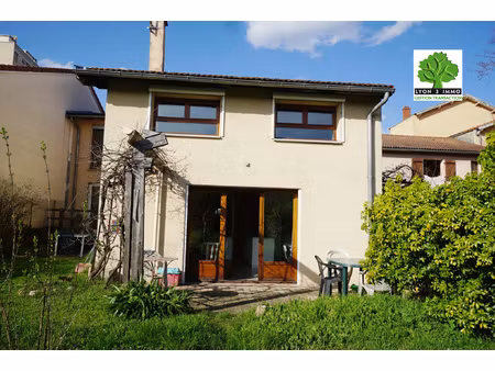 villeurbanne calme maison 110m2 3 chambres parfait état.