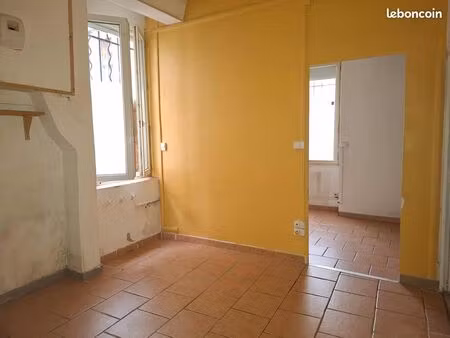 appartement 2 pièces à rénover avec cave proche lycée daudet