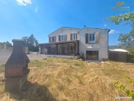 propriété 6 pièces 160 m²