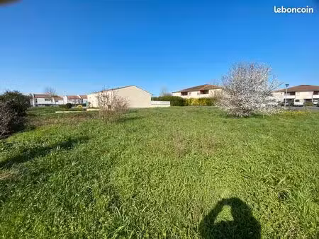 terrain de 607 m² saint-jean-d'angély (17400)
