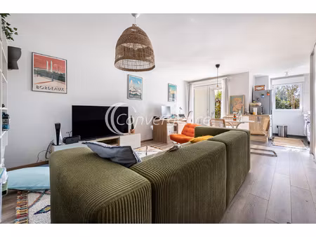 t2 récent avec terrasse  jardin privatif et parking réside