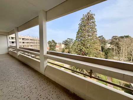 appartement tassin la demi lune 5 pièce(s) 125.43 m2