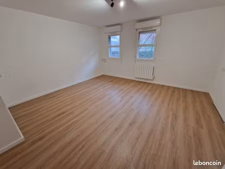 studio 1 pièce 27 m²