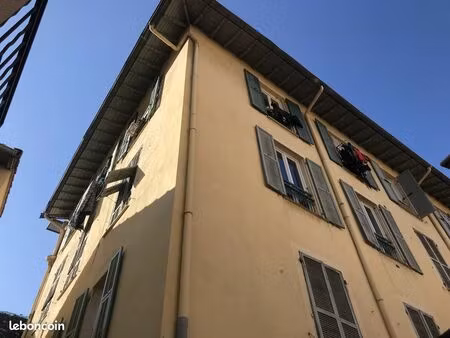 studio 1 pièce 24 m²