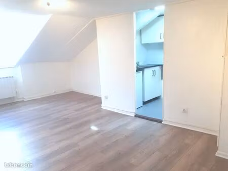hyper centre grenoble studio calme 24 m2