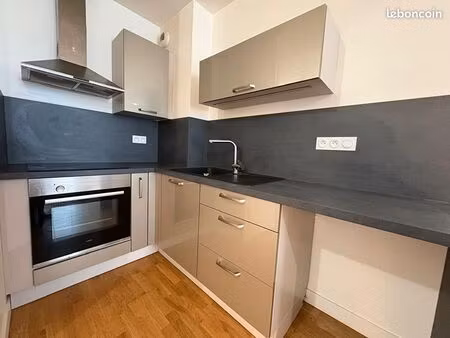 studio 1 pièce 33 m²