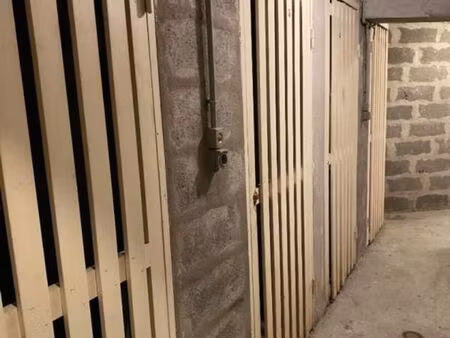 hyper centre niort - caves à louer dans résidence sécurisée