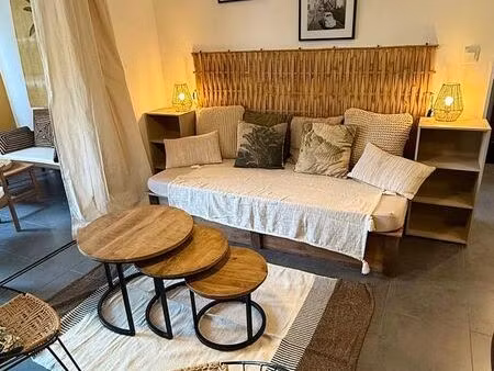 beau t2 meublé de 41m2 et sa belle varangue située dans une résidence calme et sécurisée