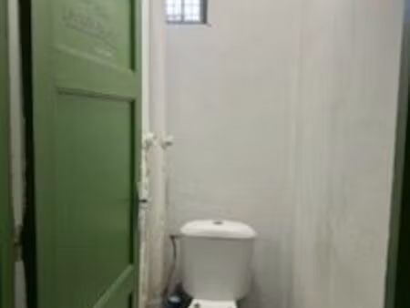 studette gare du mans au pied du tram