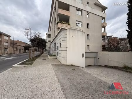 parking/box 12 m² aubagne