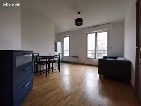 location 2 pièces 36m2 au centre puteaux