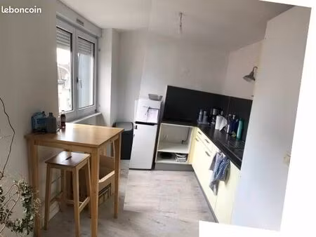 appartement duplex proche commerce et transports