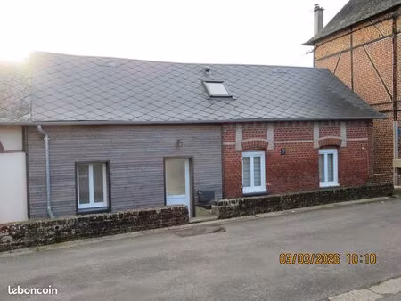 a louer à bosc-le-hard jolie maison renovee avec gout de 4 pieces de 82 m² avec terrasse