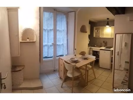 studio 17m2 hyper centre  à louer à partir d'avril 2026