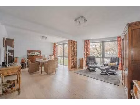 appartement deux chambres avec vue sur la meuse