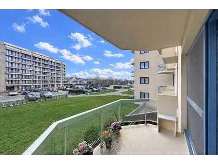 appartement avec terrasse orientée sud près de la plage à...