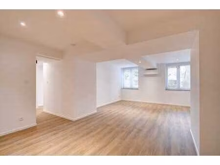 a louer : bureau rénové quartier botanique