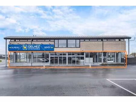 surface commerciale de 455 m² idéalement située dans le zoni