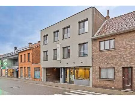 veelzijdig handelspand met appartement  tuin en zwembad
