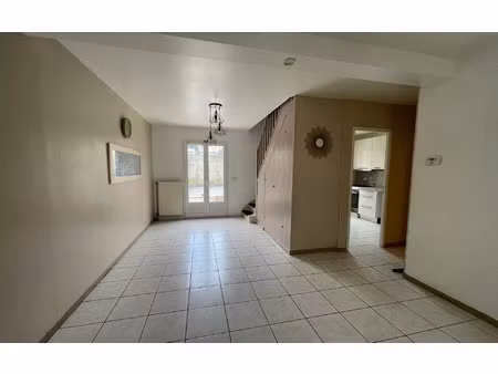 location maison  94.35 m² t-4 à égly  1 400 €