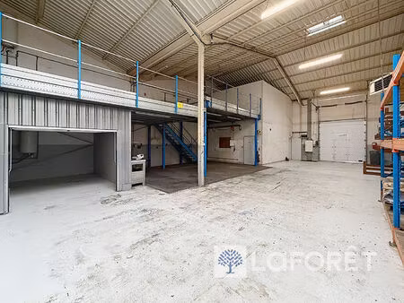 locaux d'activité de 495 m²   zone d'activité sécurisée  nombreux espaces aménagés