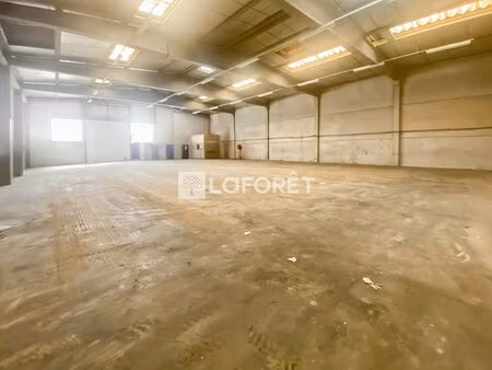 calais - entrepôt / local industriel 680 m2 - accès poids lourd - parcelle 1695 m²