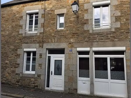 maison en pierre 110 m²  8 pièces sur 365 m² de terrain