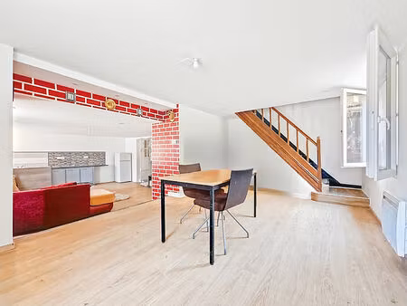 charmante maison de bourg   4 chambres et cour intimiste