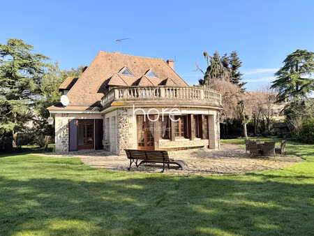 propriété de caractère avec dépendance et espaces de récept