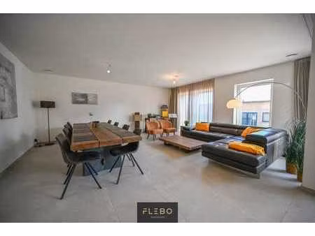 ruim 2-slaapkamerappartement in het centrum van wenduine!