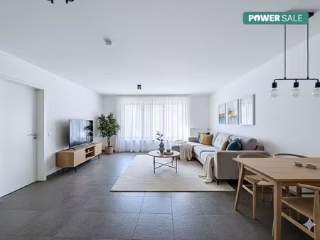 eeklo centrum: instapklaar 1-slaapkamerappartement met garagebox