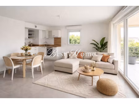 a vendre à nîmes: beau p3 grande terrasse + parking