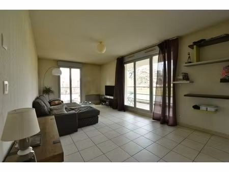 t2 47 m² – grande terrasse 22 m² + balcon – parking + garage – résidence avec piscine – vo