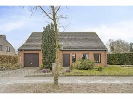 vrijstaand huis met 4 slaapkamers te assebroek