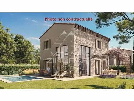 villa d'exception  avec piscine et jardin planté d'oliviers