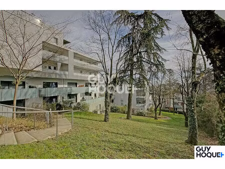 a louer t3 meublé de 61 m² en rez de jardin + terrasse + garage double à la mulatière