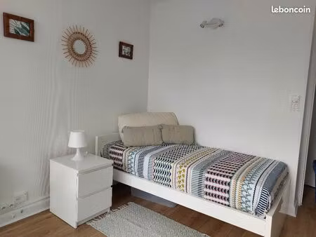 studio meublé avec lave linge (électricité compris)