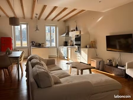 appartement 3 pièces avec grande terrasse