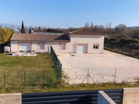 local avec appartement